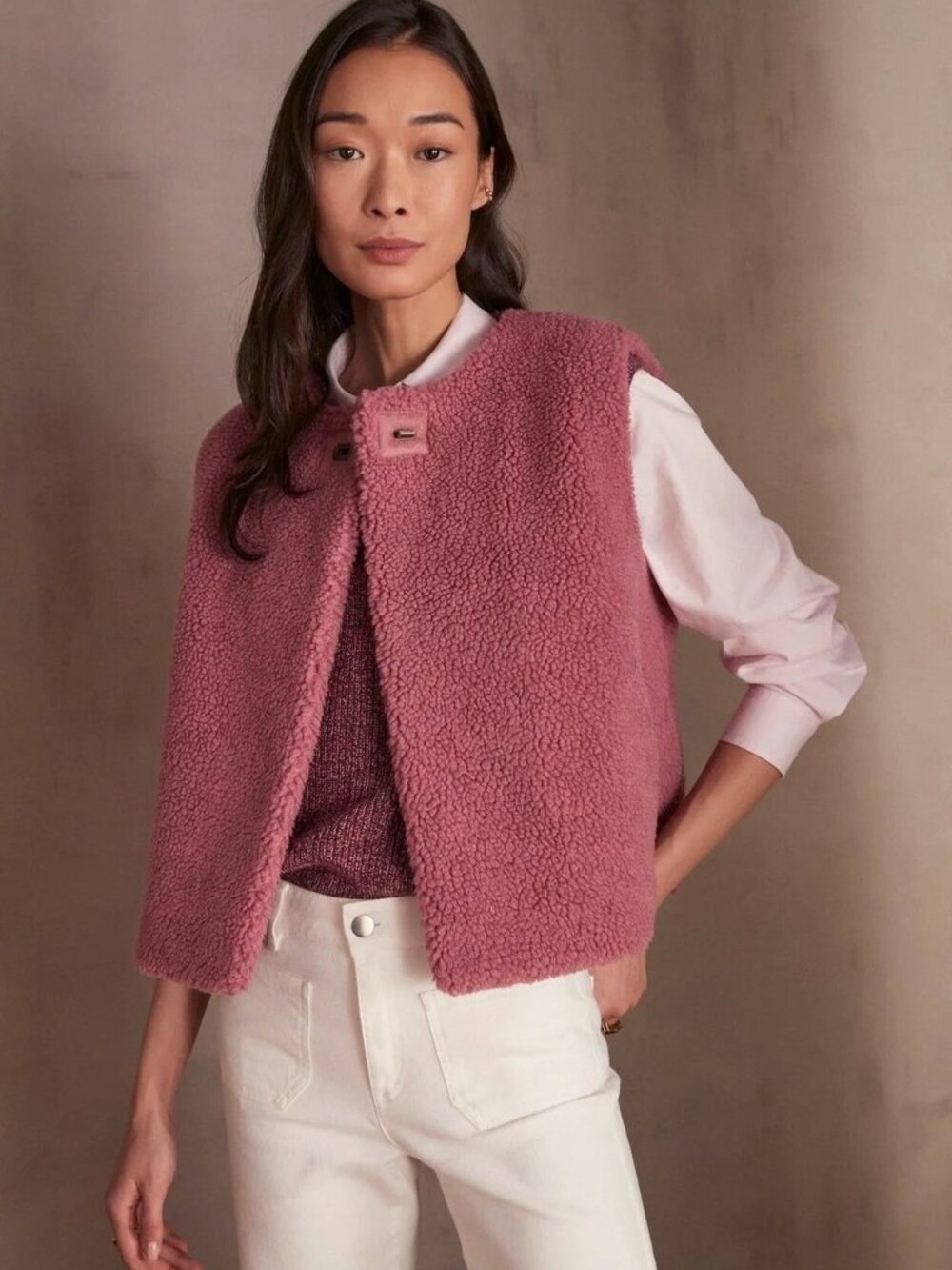 MAISON 123 Sherpa Fleece Buckle-Front Pink Pockets Sleeveless Jacket Size M